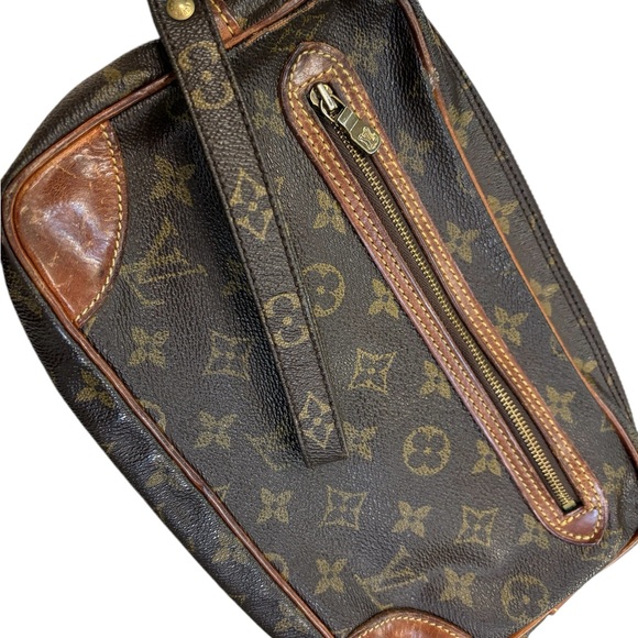 Louis Vuitton Wristlet. 💯 authentic. - Picture 2 of 15